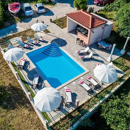Lägenhet Mali Paradiso - Comfort One Bedroom With Balcony And Poo... *