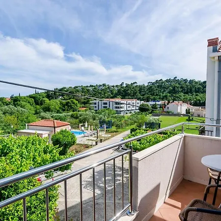 Mali Paradiso - Comfort One Bedroom With Balcony And Poo... * Mlini