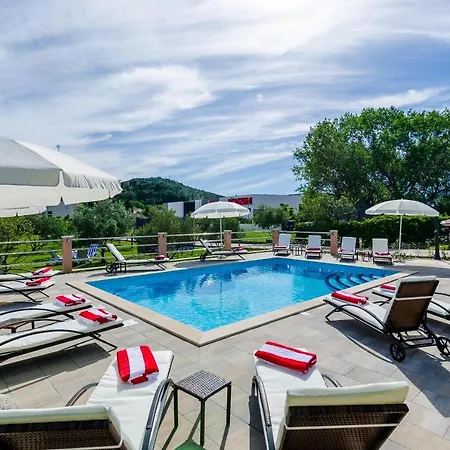 Mali Paradiso - Comfort One Bedroom With Balcony And Poo... *