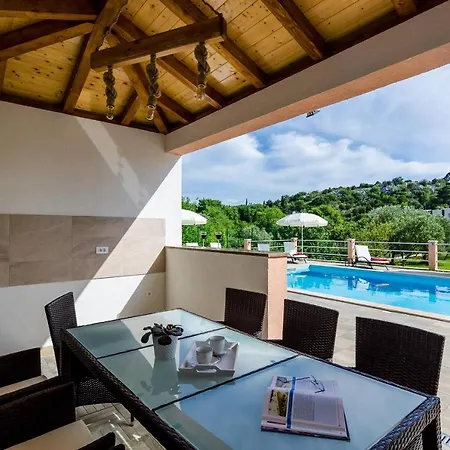 Mali Paradiso - Comfort One Bedroom With Balcony And Poo... Apartman