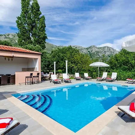 Mali Paradiso - Comfort One Bedroom With Balcony And Poo... Apartman