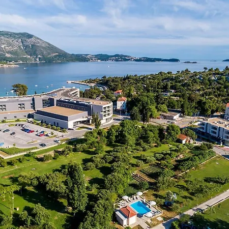 Apartman Mali Paradiso - Comfort One Bedroom With Balcony And Poo... *